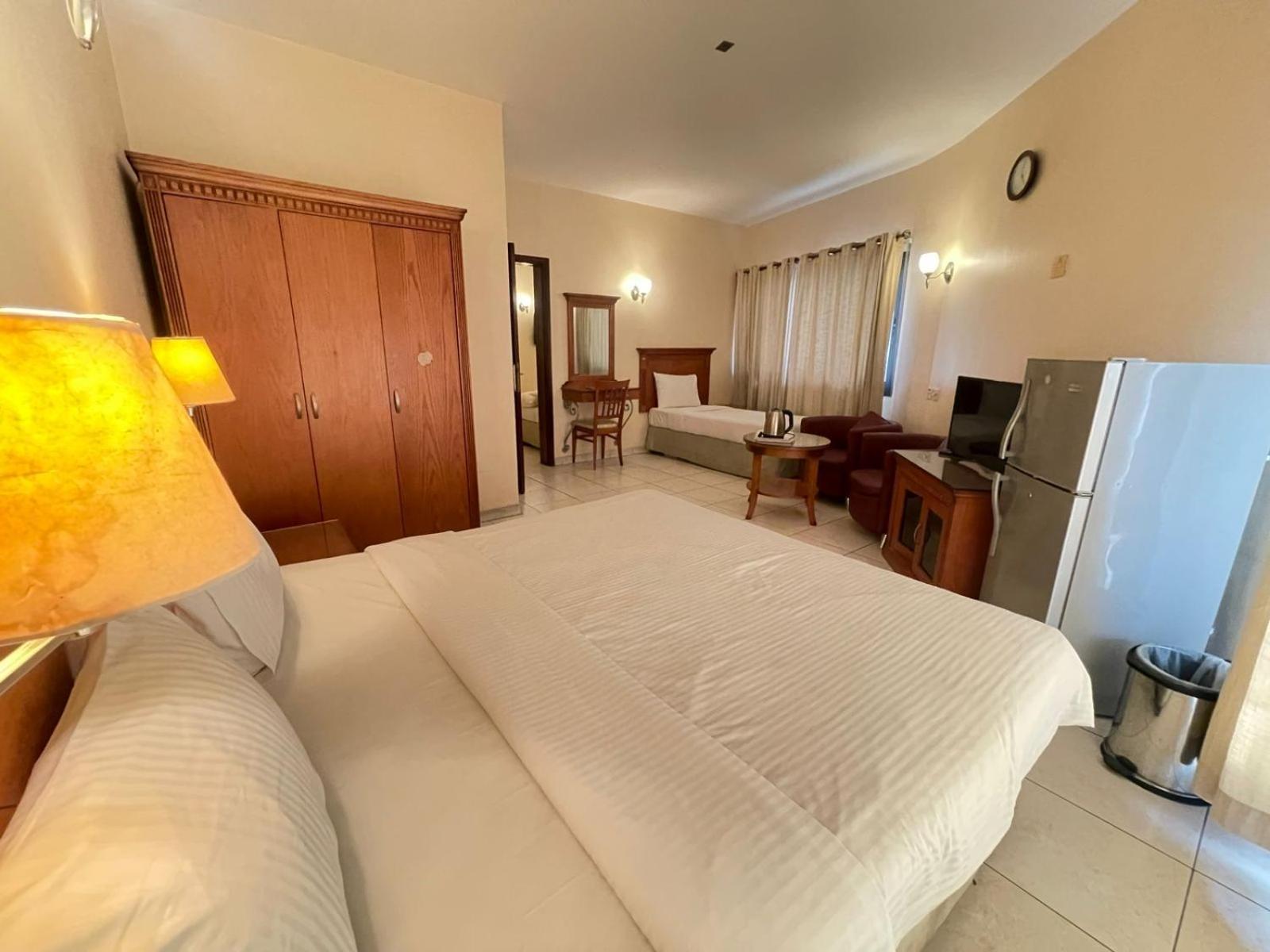 Tara Hotel Llc Dubai Exterior photo